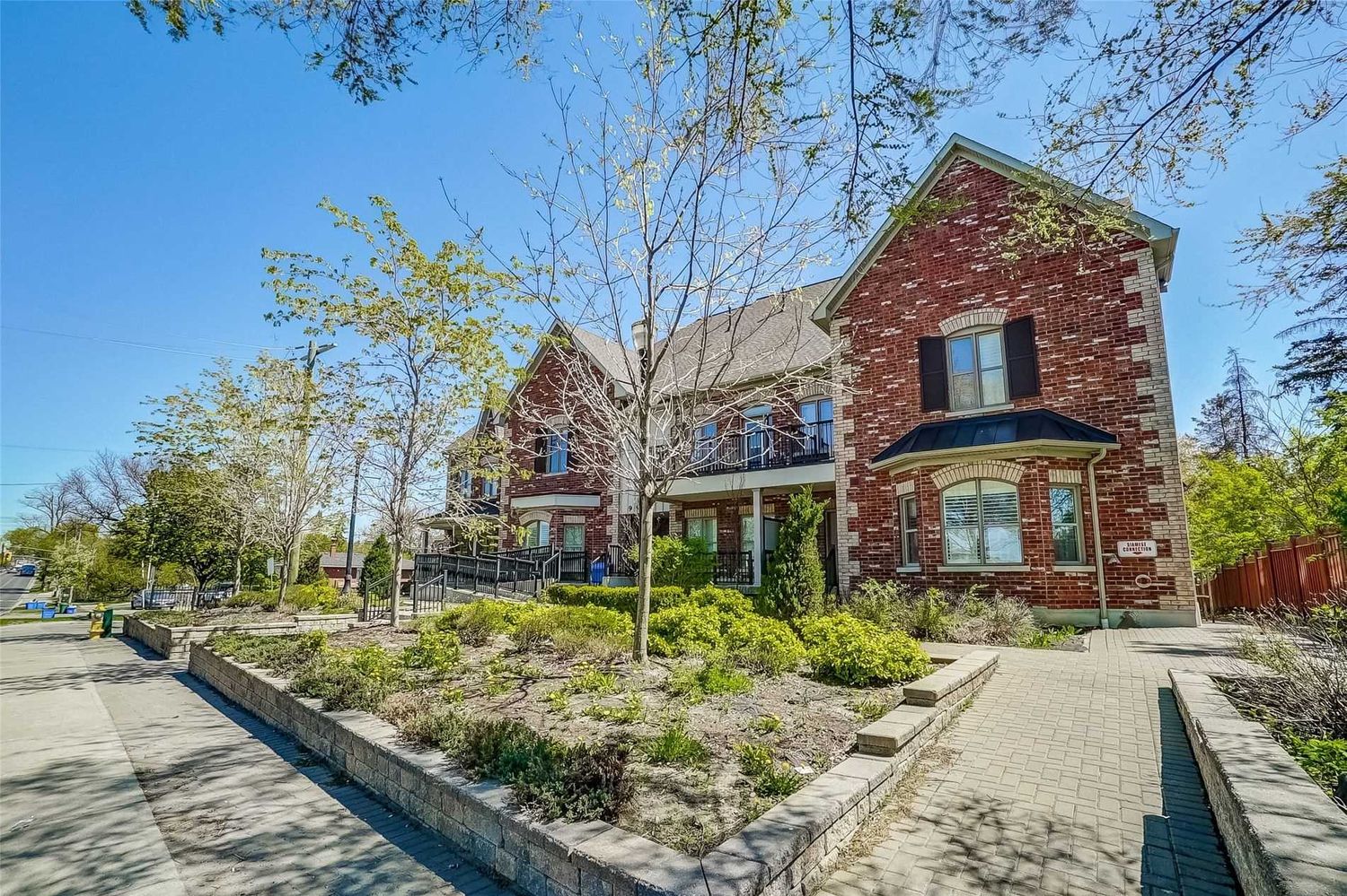 9589 Keele Street. The Town Villas of Old Maple is located in  Vaughan, Toronto - image #2 of 3