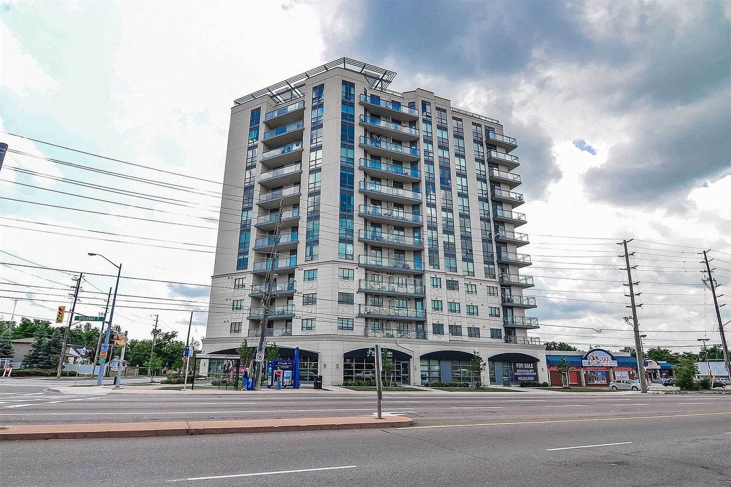 7730 Kipling Avenue. Volare Condos is located in  Vaughan, Toronto - image #2 of 3