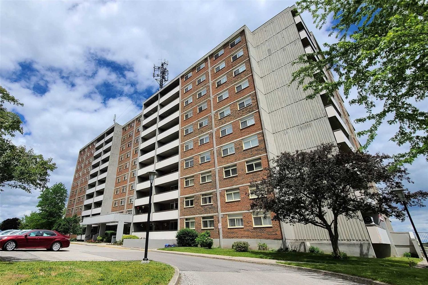 40 William Roe Boulevard. 40 William Roe Condos is located in  Newmarket, Toronto - image #2 of 2