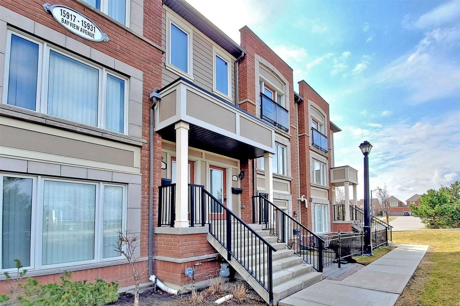 15917-15951 Bayview Avenue. First Home Aurora Townhomes is located in  Aurora, Toronto - image #3 of 3