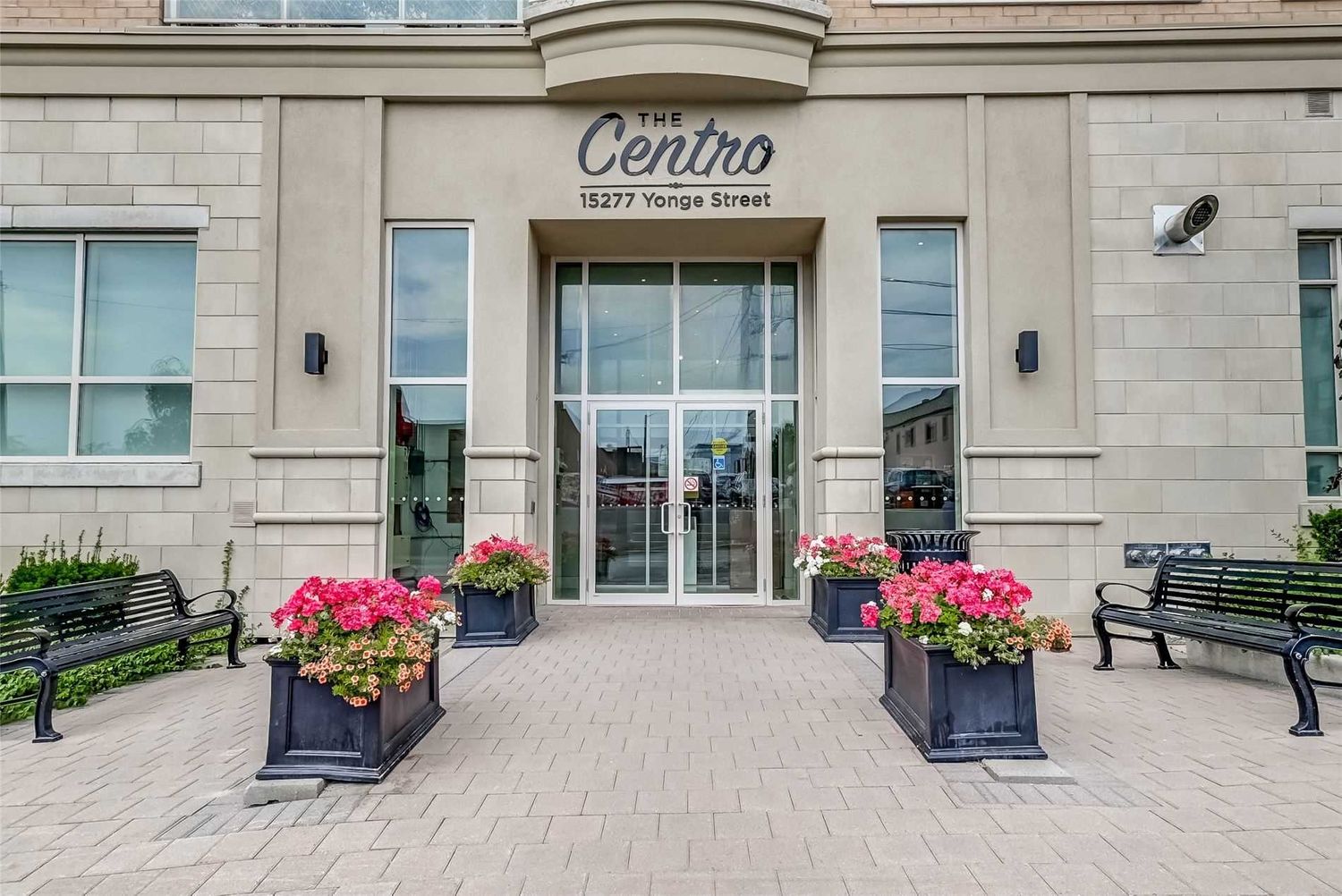15277 Yonge Street. Centro Condos is located in  Aurora, Toronto - image #3 of 3