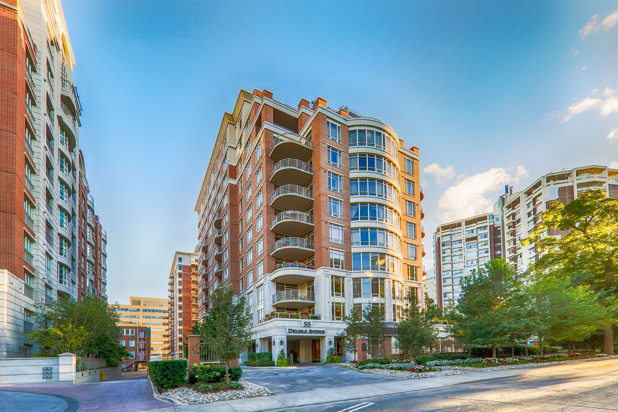 55 Delisle Ave The Carlyle 1 Condo for Sale & 0 Units for Rent