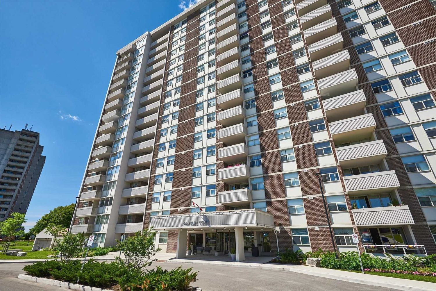 44 Falby Court. 44 Falby Court Condos is located in  Ajax, Toronto - image #2 of 2