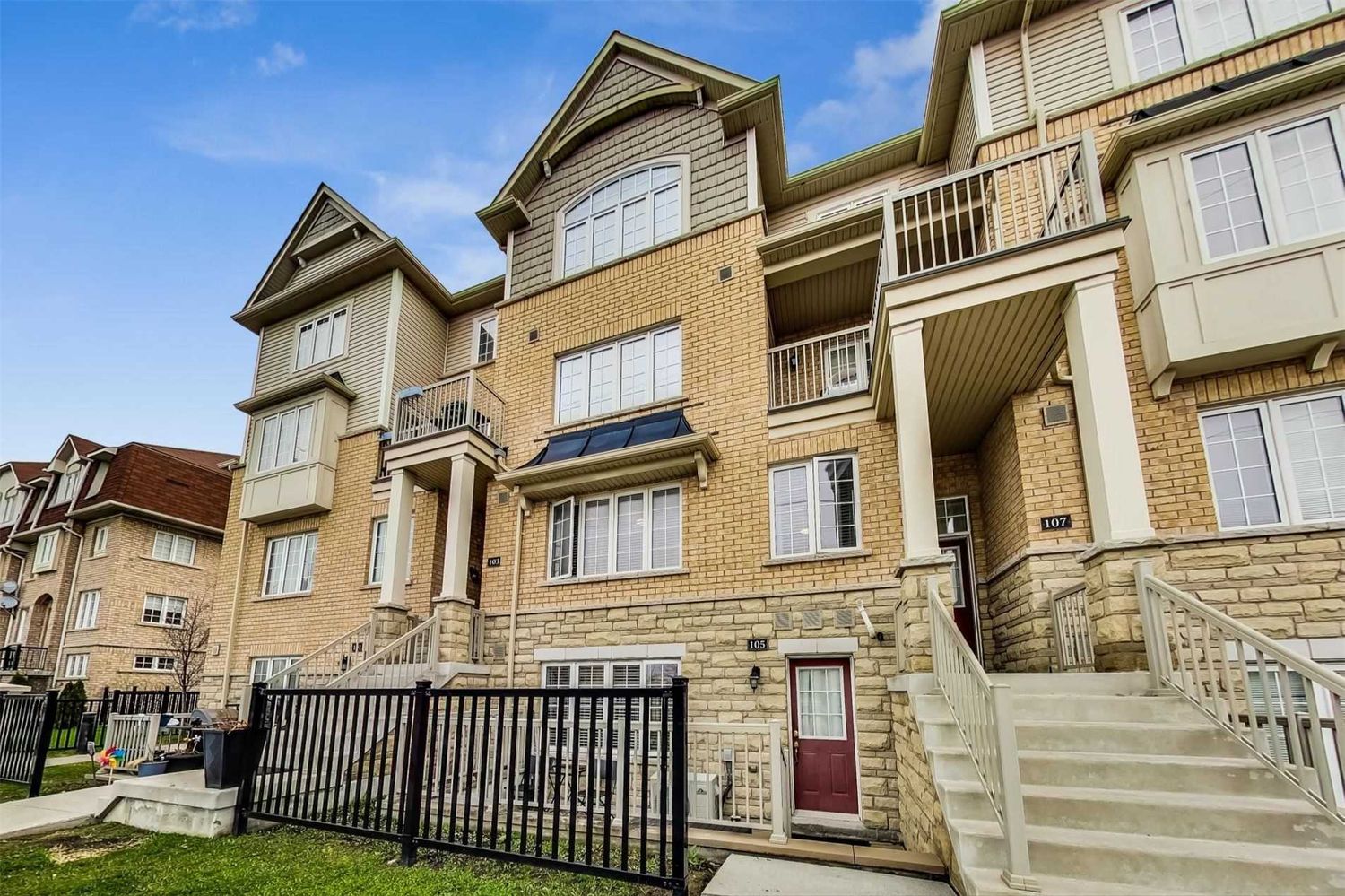 97-115 Chapman Drive. Townsgate Townhomes is located in  Ajax, Toronto - image #2 of 3