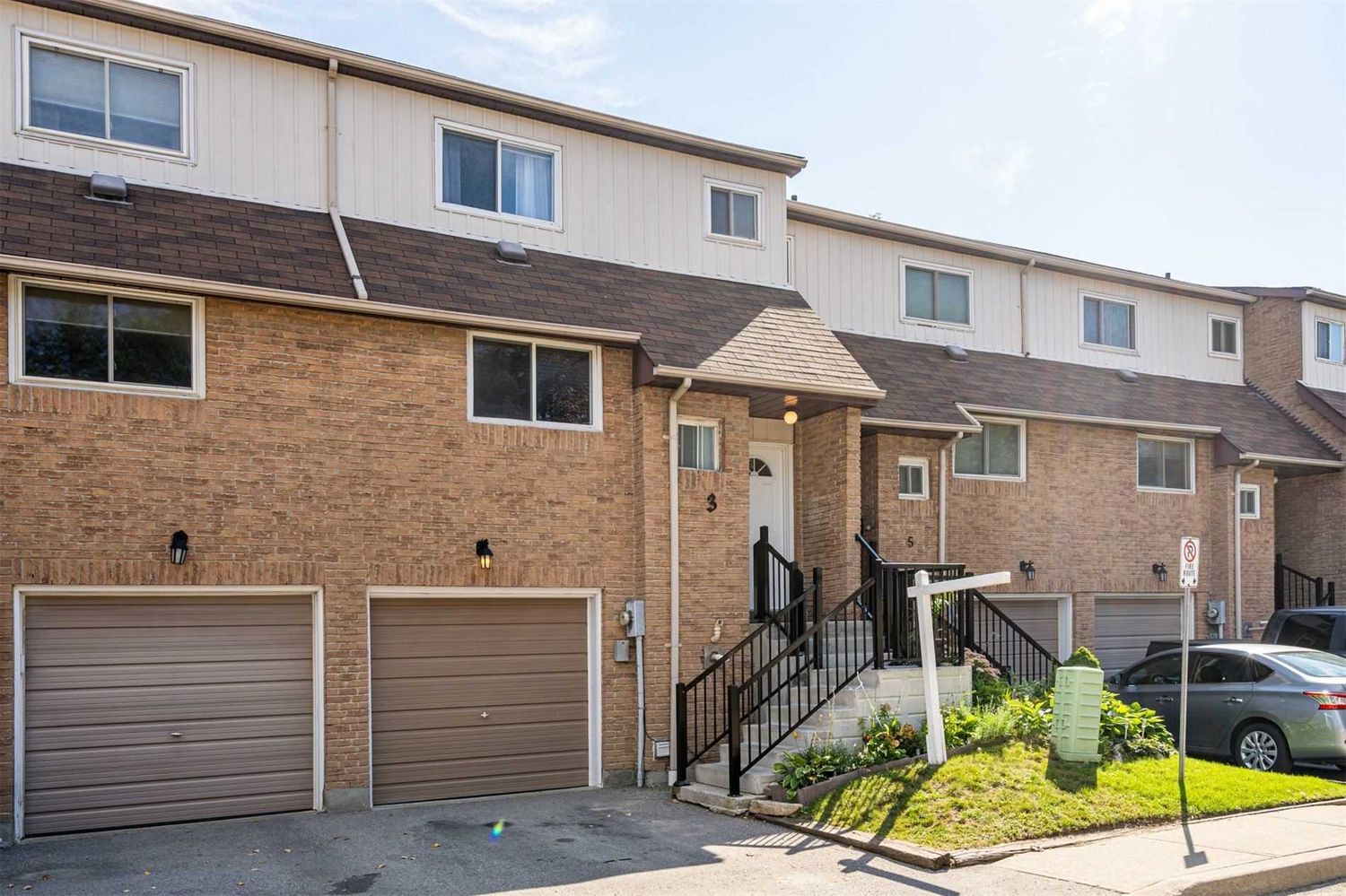 4-48 Randall Drive. Randall Drive Townhomes is located in  Ajax, Toronto - image #2 of 2