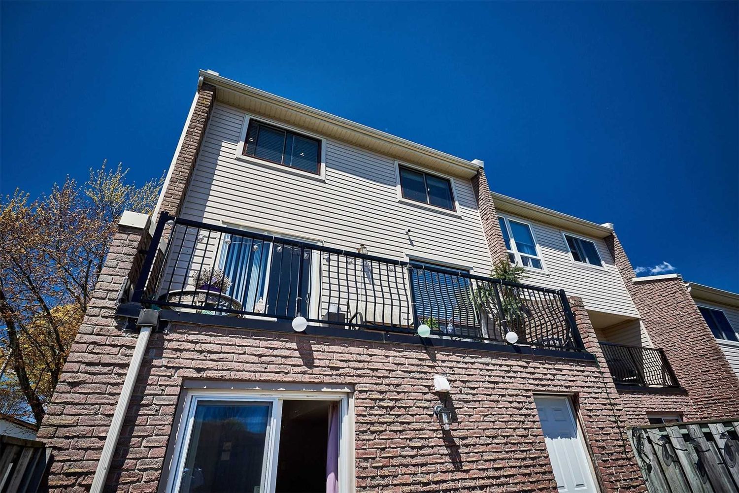 1-59 Clover Ridge Drive W. Clover Ridge Drive Townhomes is located in  Ajax, Toronto - image #2 of 3