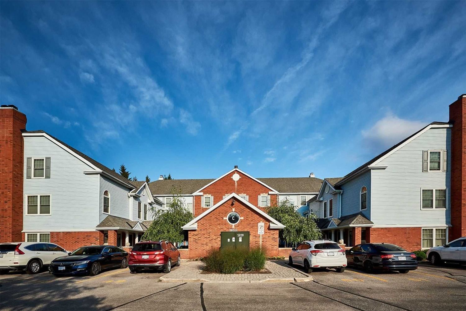 1651-1669 Nash Road. Parkwood Village Townhomes is located in  Clarington, Toronto - image #1 of 2