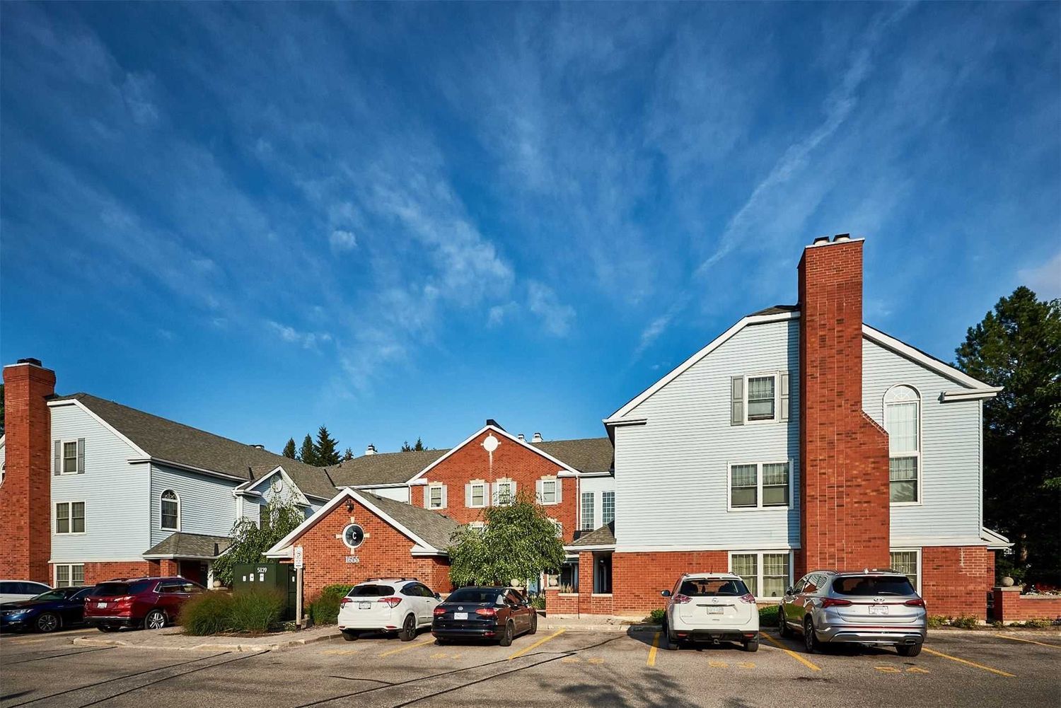 1651-1669 Nash Road. Parkwood Village Townhomes is located in  Clarington, Toronto - image #2 of 2