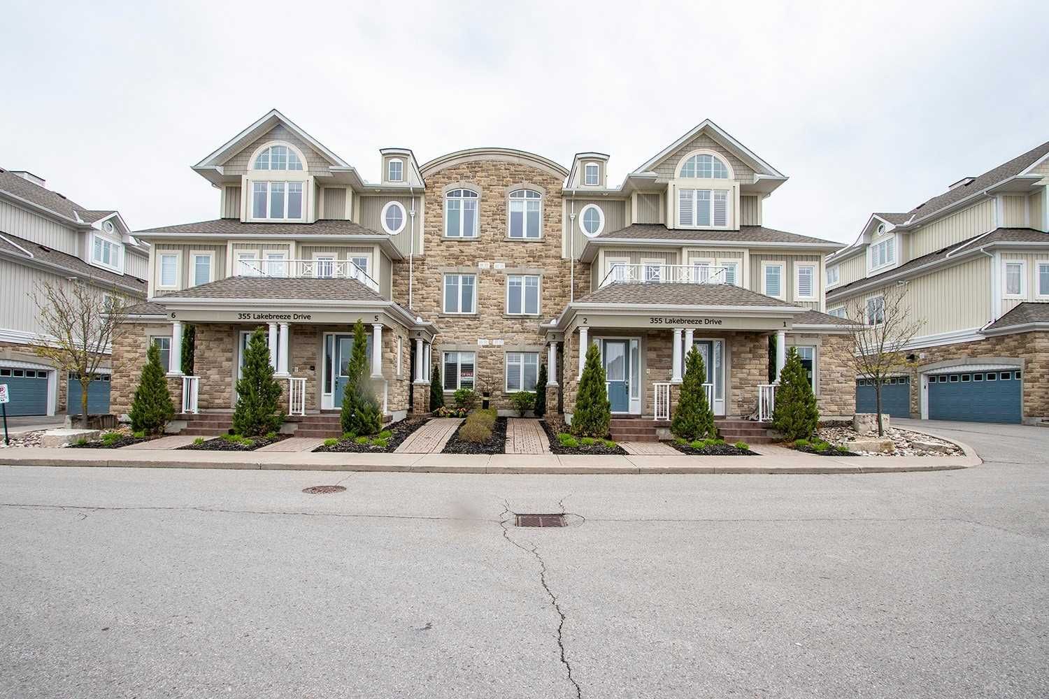 305-365 Lakebreeze Drive. The Sourthport Townhomes is located in  Clarington, Toronto - image #1 of 2