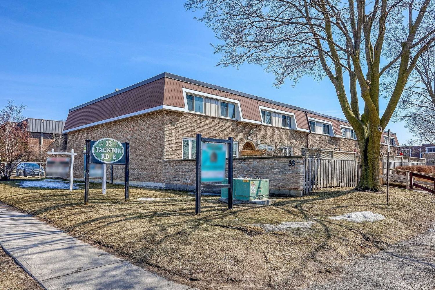 33 Taunton Road E. 33 Taunton Townhomes is located in  Oshawa, Toronto - image #1 of 2