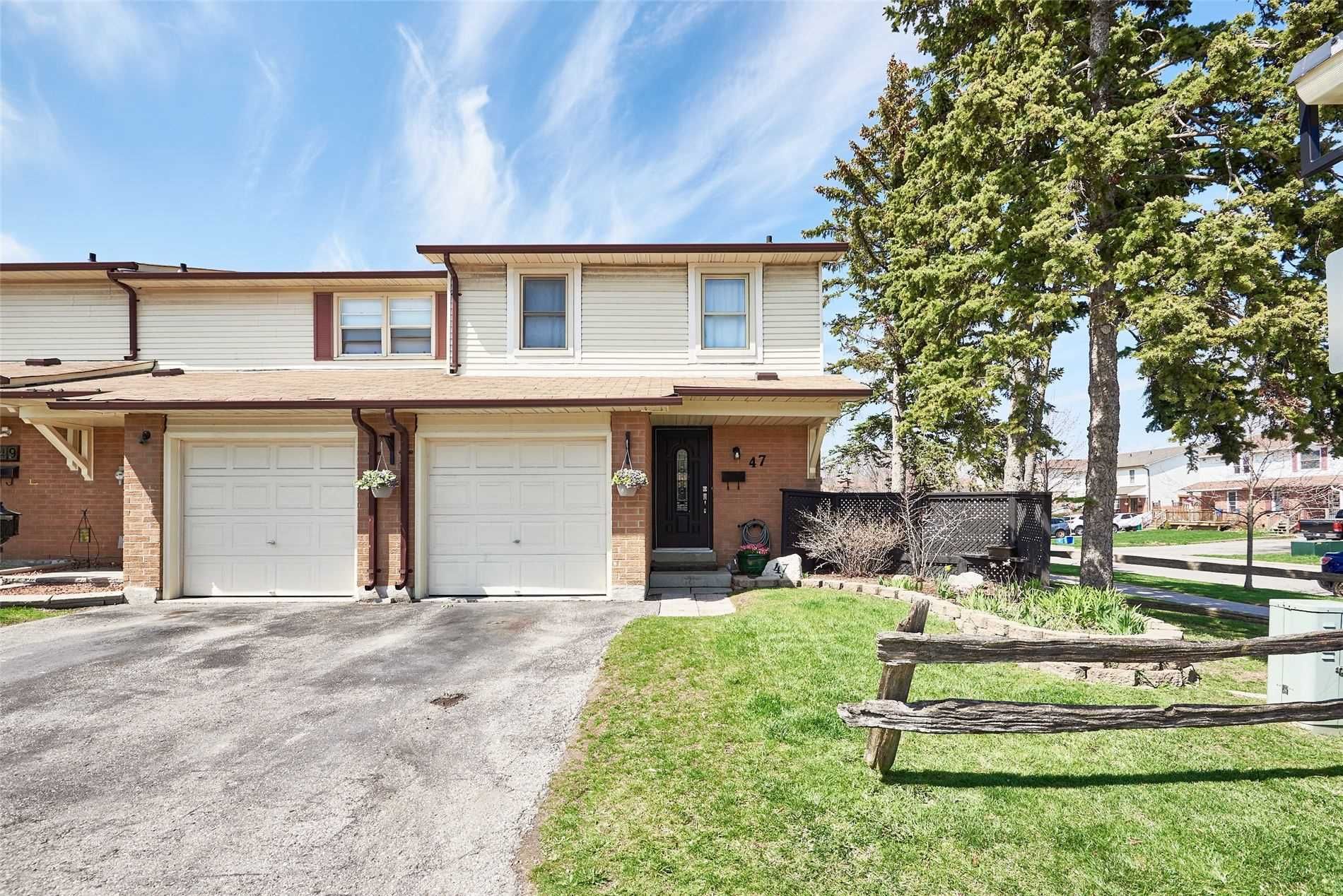 450 Bristol Cres 450 Bristol Crescent Townhomes 3 Beds 2 Baths