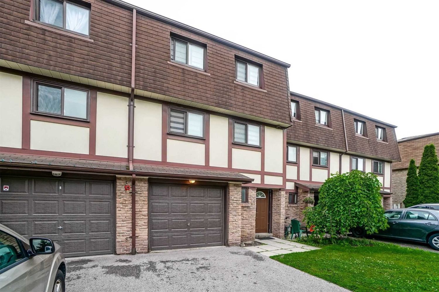 1350 Glenanna Road. 1350 Glenanna Townhomes is located in  Pickering, Toronto - image #1 of 2