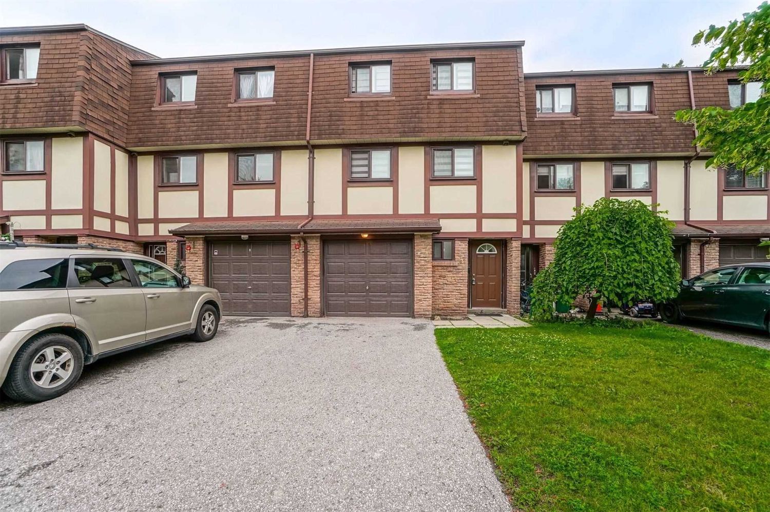 1350 Glenanna Road. 1350 Glenanna Townhomes is located in  Pickering, Toronto - image #2 of 2