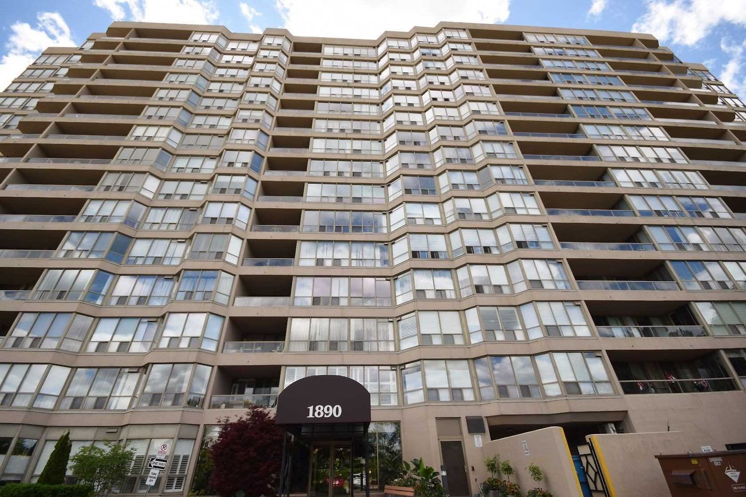 1890 Valley Farm Road. Discovery Place Condos is located in  Pickering, Toronto - image #3 of 3