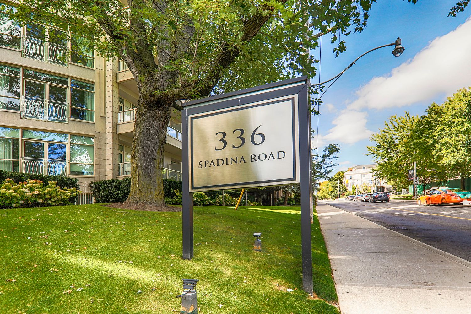 336 Spadina Road. Churchill Park Condos is located in  Midtown, Toronto - image #4 of 4