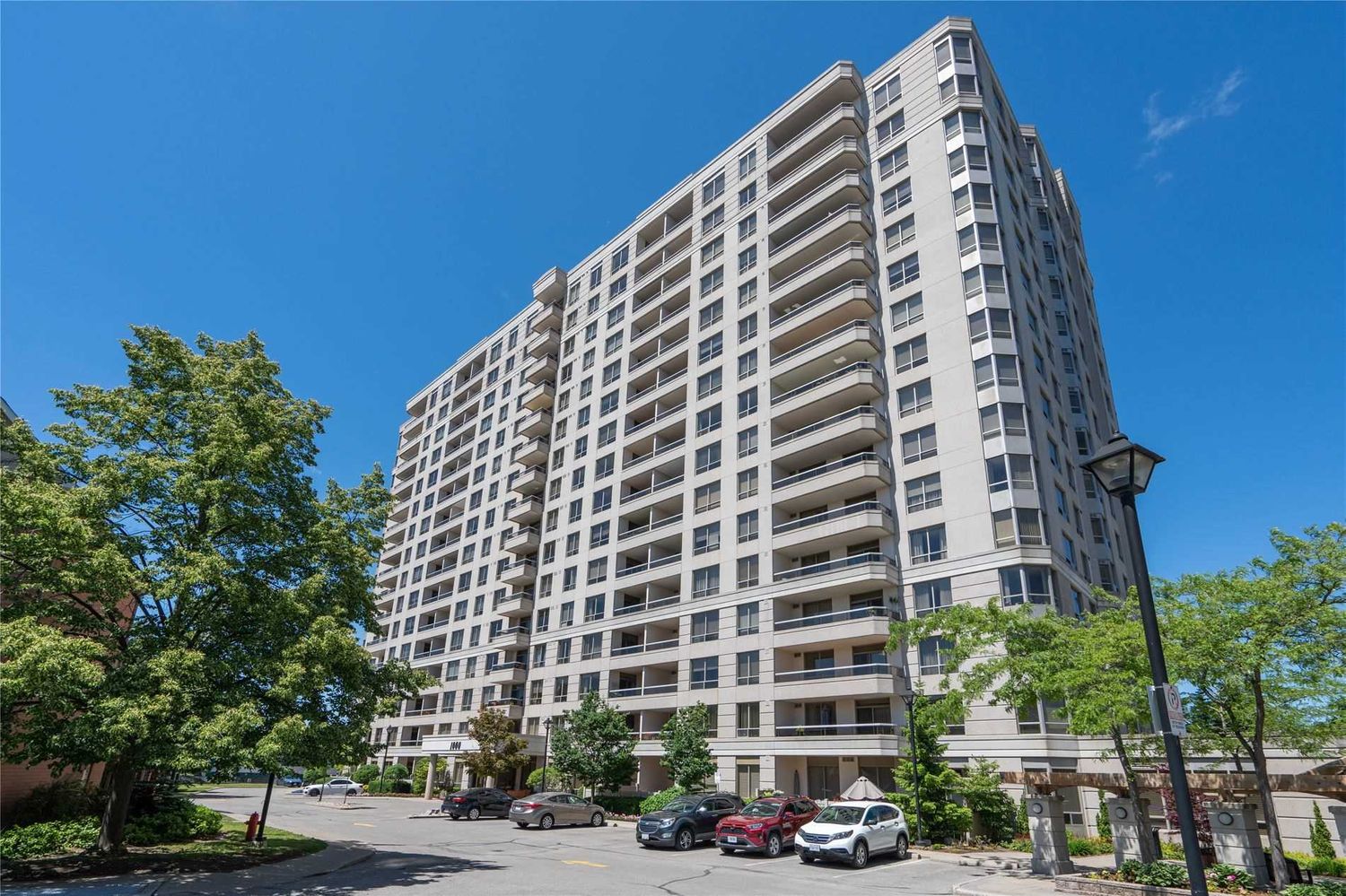 1000 The Esplanade N. Millenium At Discovery Place Condos is located in  Pickering, Toronto - image #1 of 3