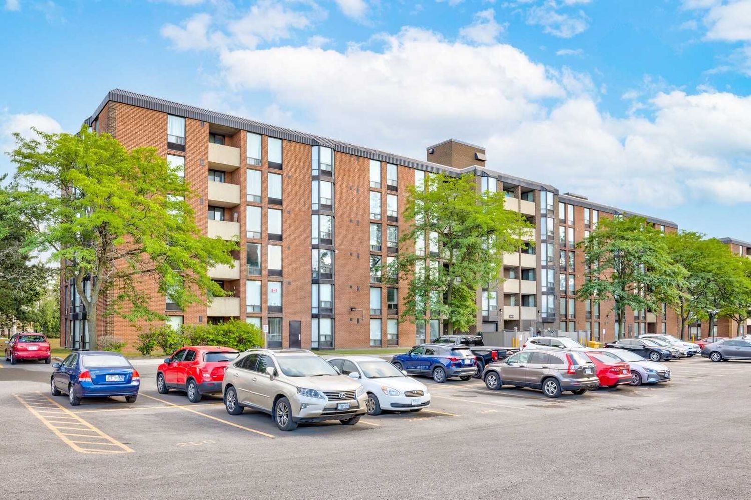 1530-1540 Pickering Parkway. Village At The Pines Condos is located in  Pickering, Toronto - image #3 of 3