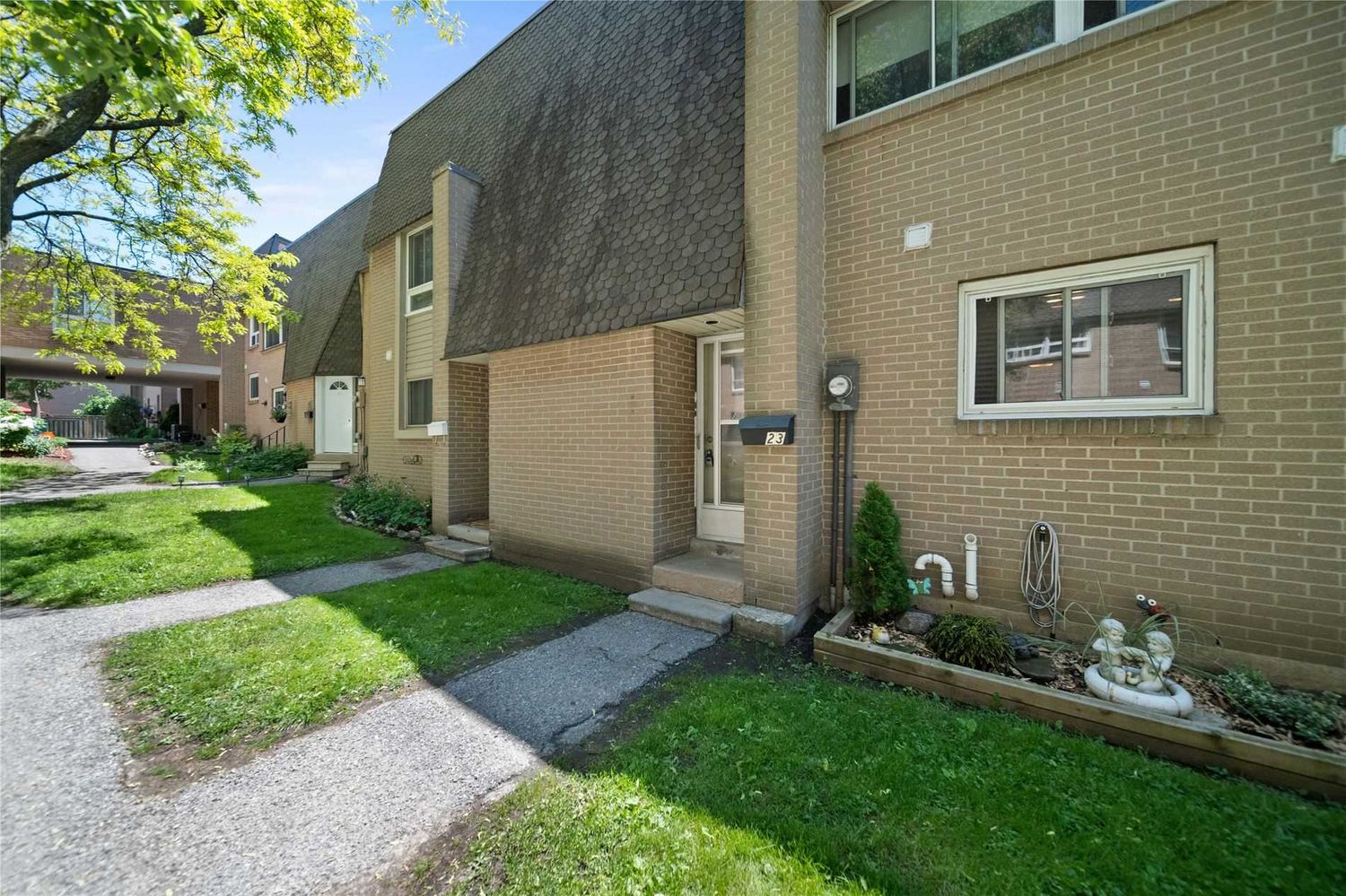 1235 Radom Street. Village By The Lake Townhomes is located in  Pickering, Toronto - image #3 of 3