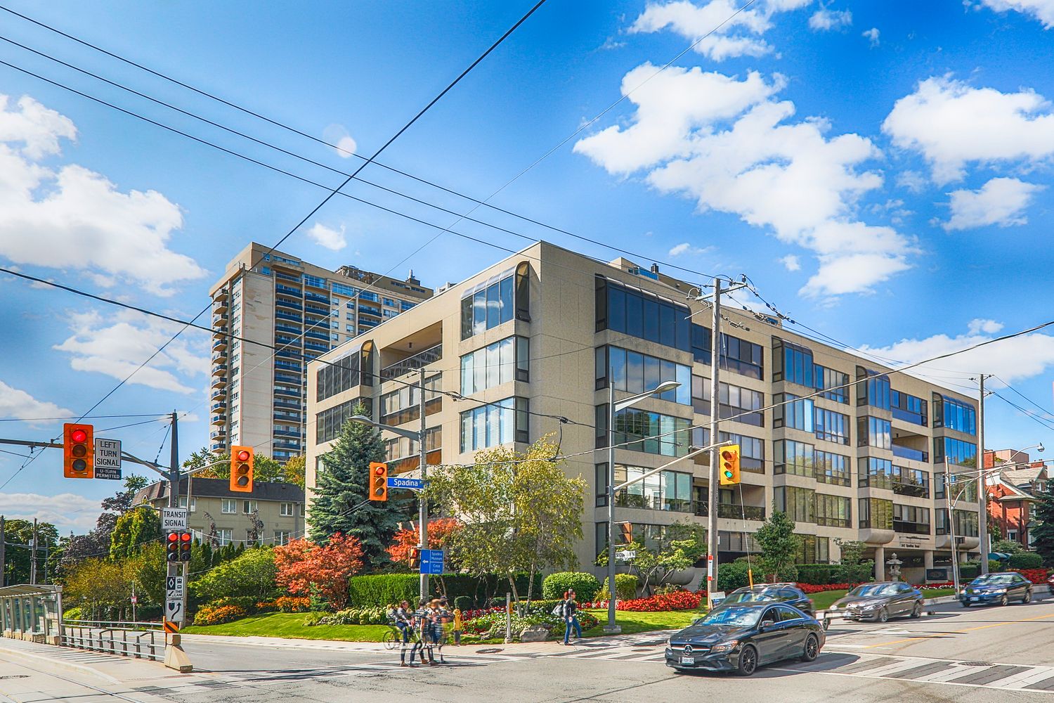 342 Spadina Road. The Churchill Condominiums is located in  Midtown, Toronto - image #1 of 4