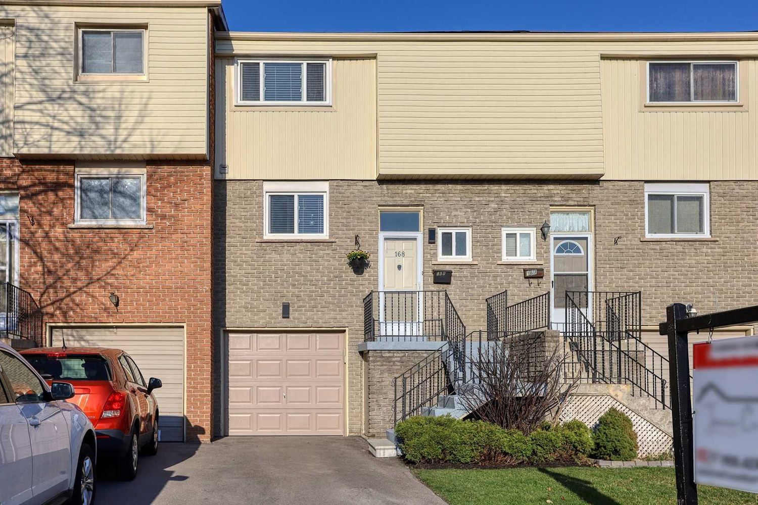 1915 Denmar Road. 1915 Denmar Townhomes is located in  Pickering, Toronto - image #1 of 2