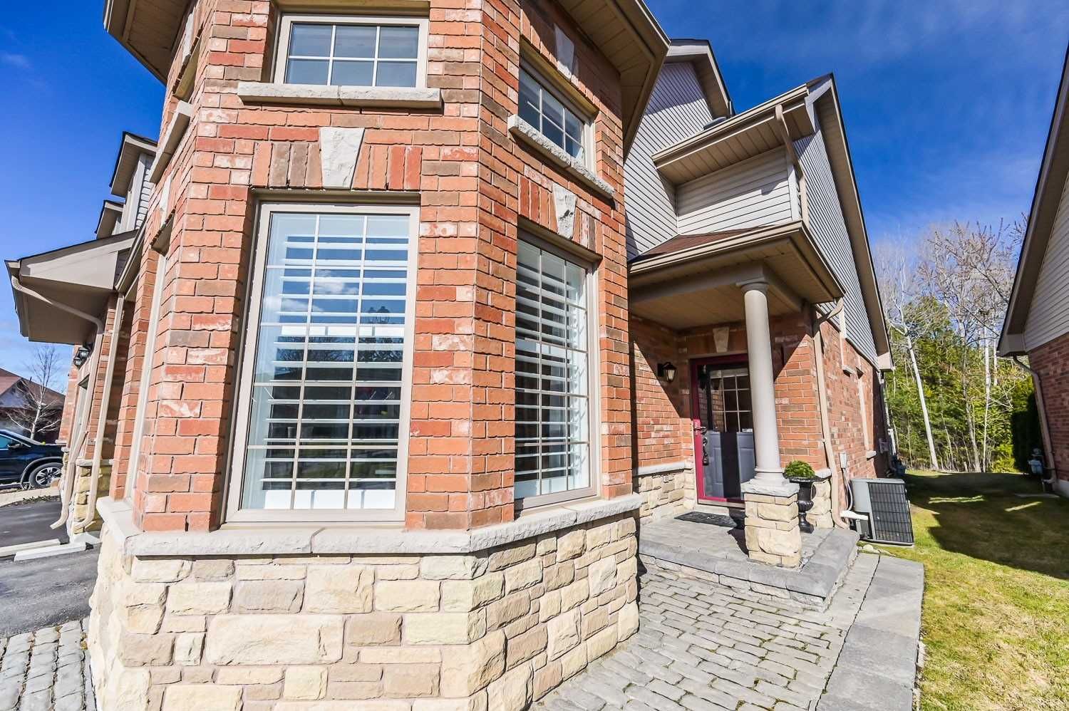 20-91 Fred Barnard Way. Fred Barnard Way Townhomes is located in  Uxbridge, Toronto - image #3 of 3