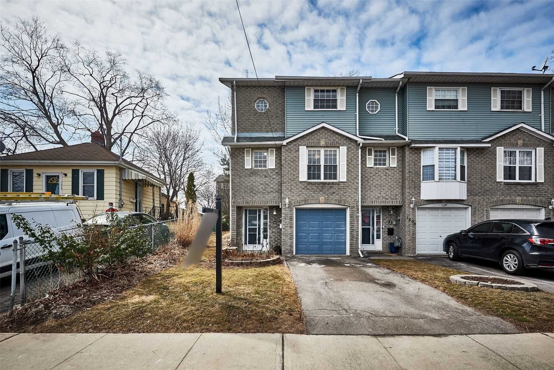 1506 Dufferin St 111 Victoria Street Townhomes 3 Beds 3 Baths