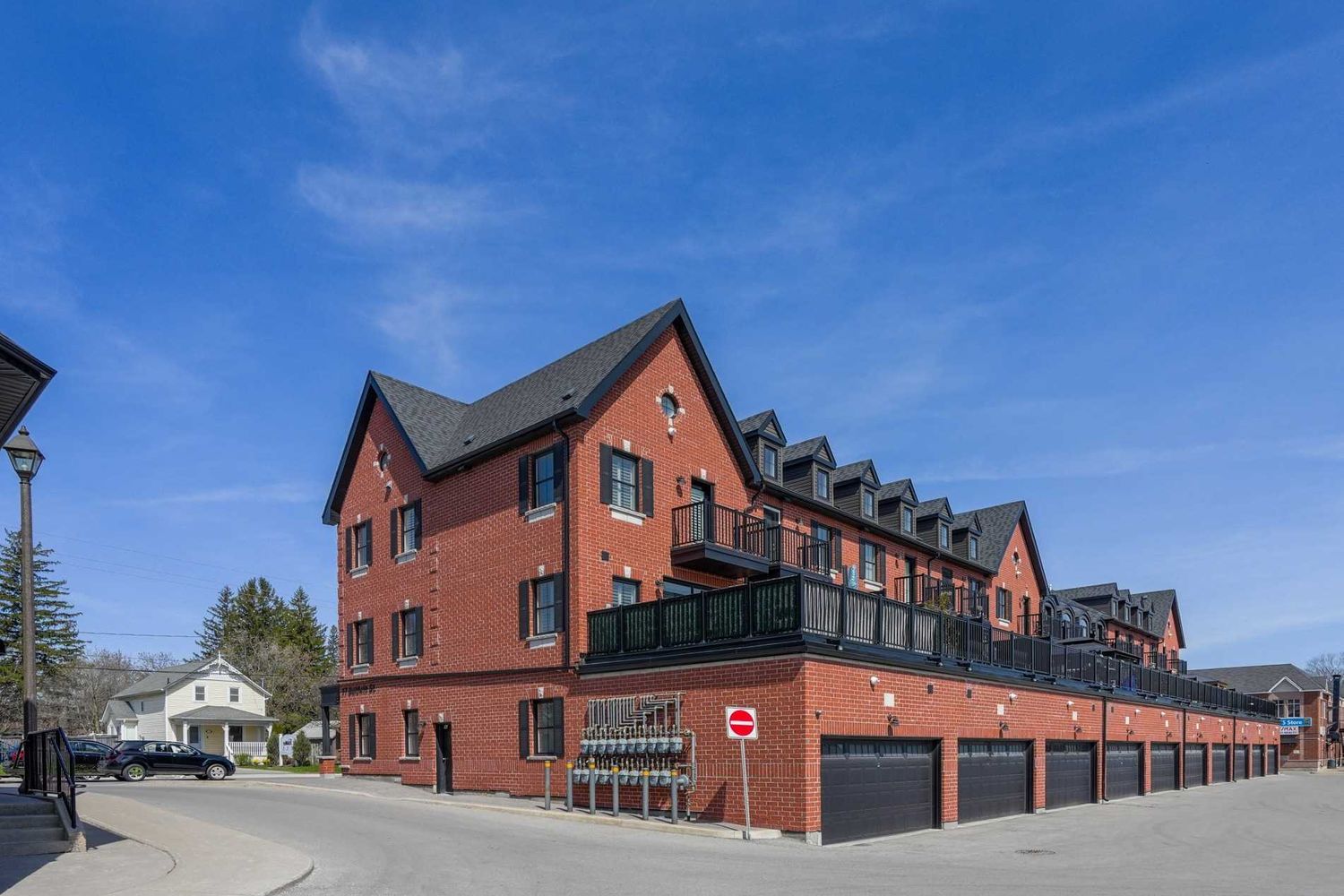 17 Baldwin Street. Prince George Townhomes is located in  Whitby, Toronto - image #1 of 3