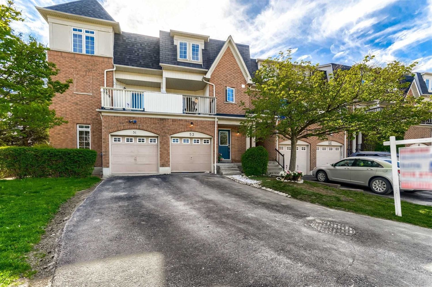 1-118 Sprucedale Way. Sprucedale & Palisades Townhomes is located in  Whitby, Toronto - image #2 of 2