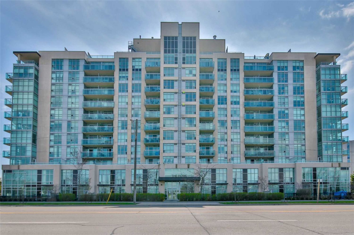 1600 Charles Street. The Rowe Condos is located in  Whitby, Toronto - image #1 of 2