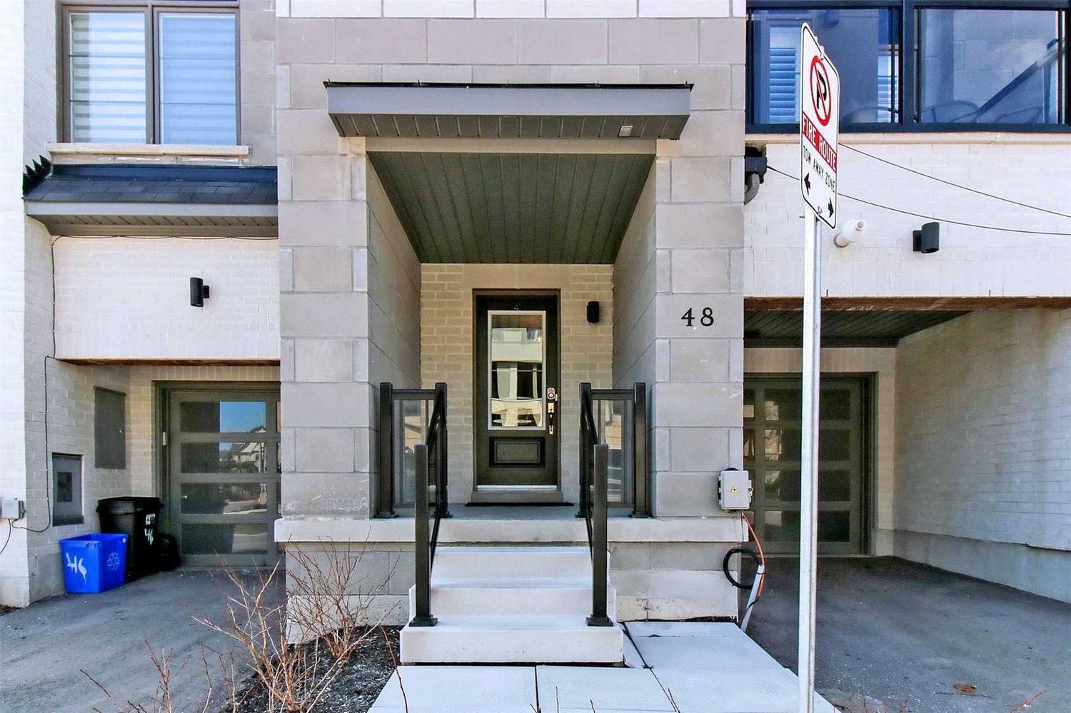 108-142 Vanier Street. Triumph Townhomes is located in  Whitby, Toronto - image #2 of 2