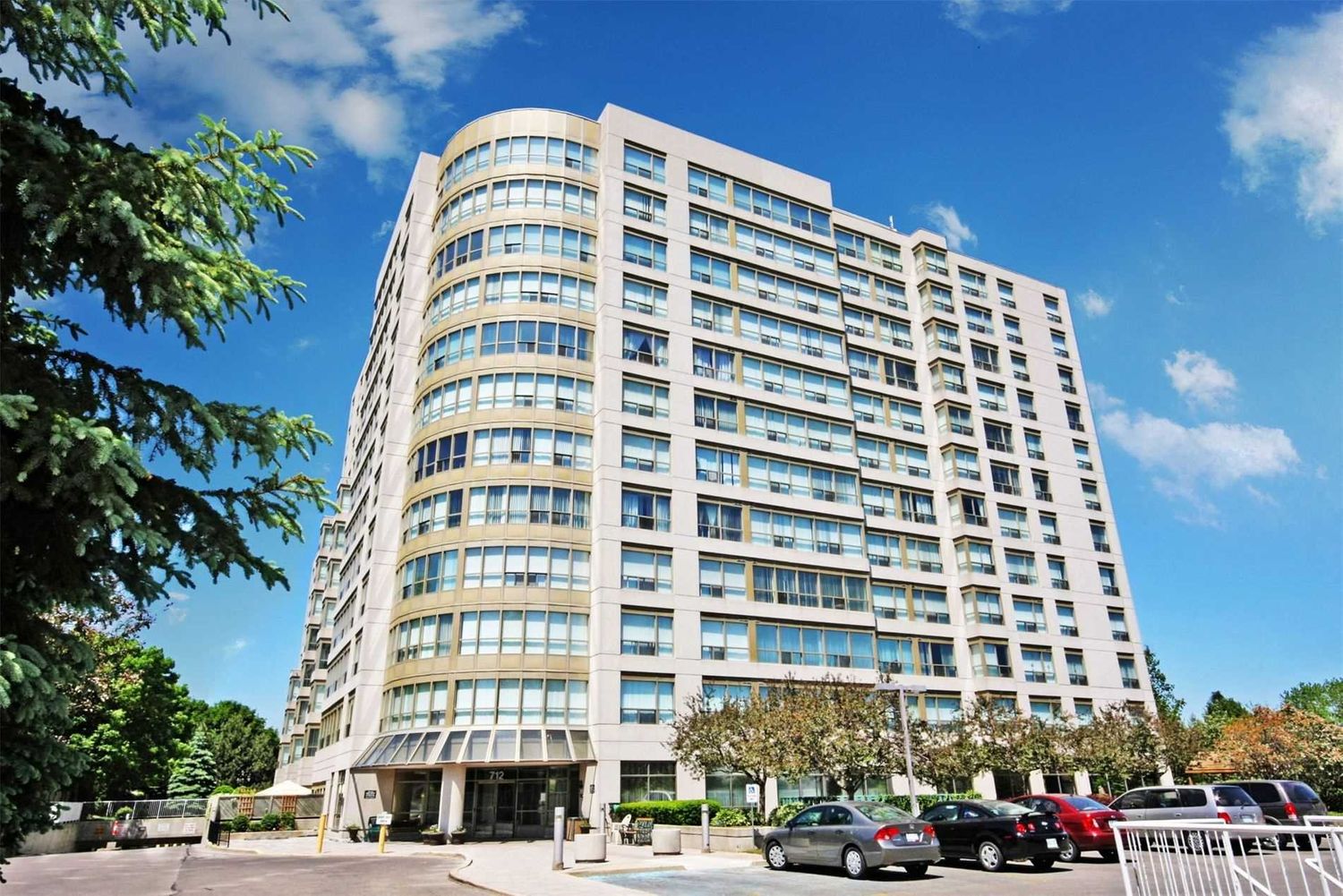 712 Rossland Road E. Connoisseur Condos is located in  Whitby, Toronto - image #2 of 2