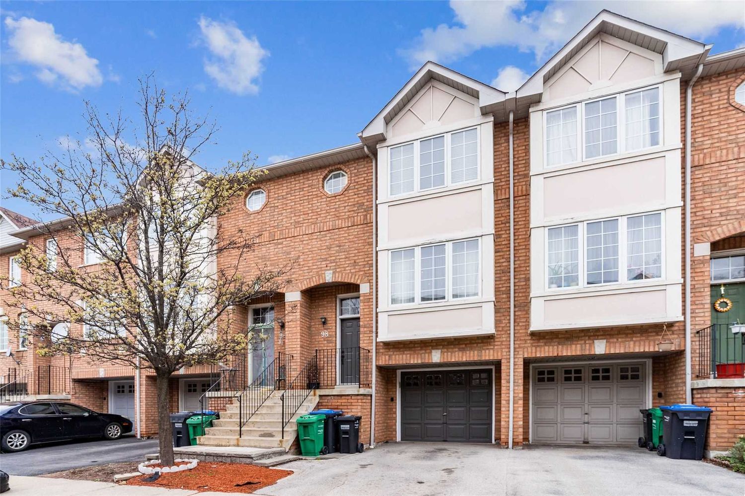 80 Acorn Place. 80 Acorn Place Townhomes is located in  Mississauga, Toronto - image #1 of 2