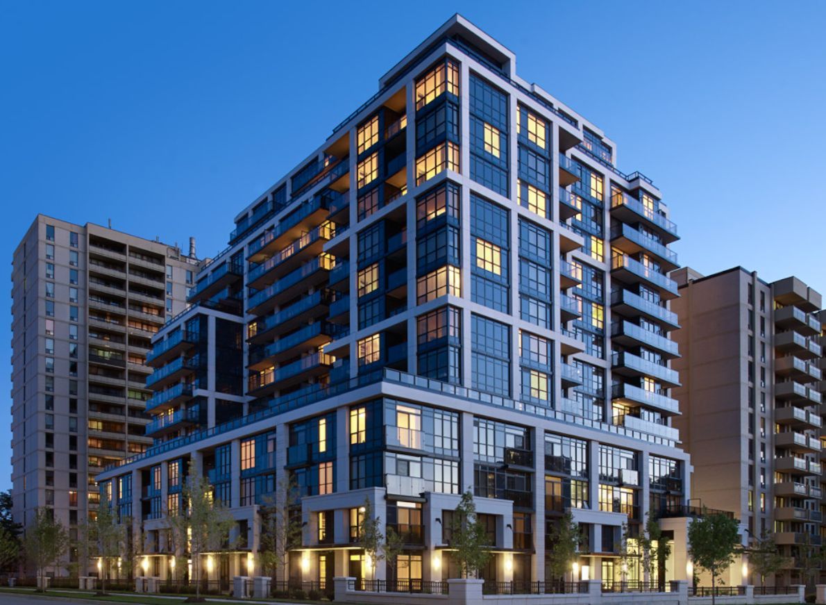 305 Roehampton Avenue. 305 Roehampton Condos is located in  Midtown, Toronto - image #1 of 2