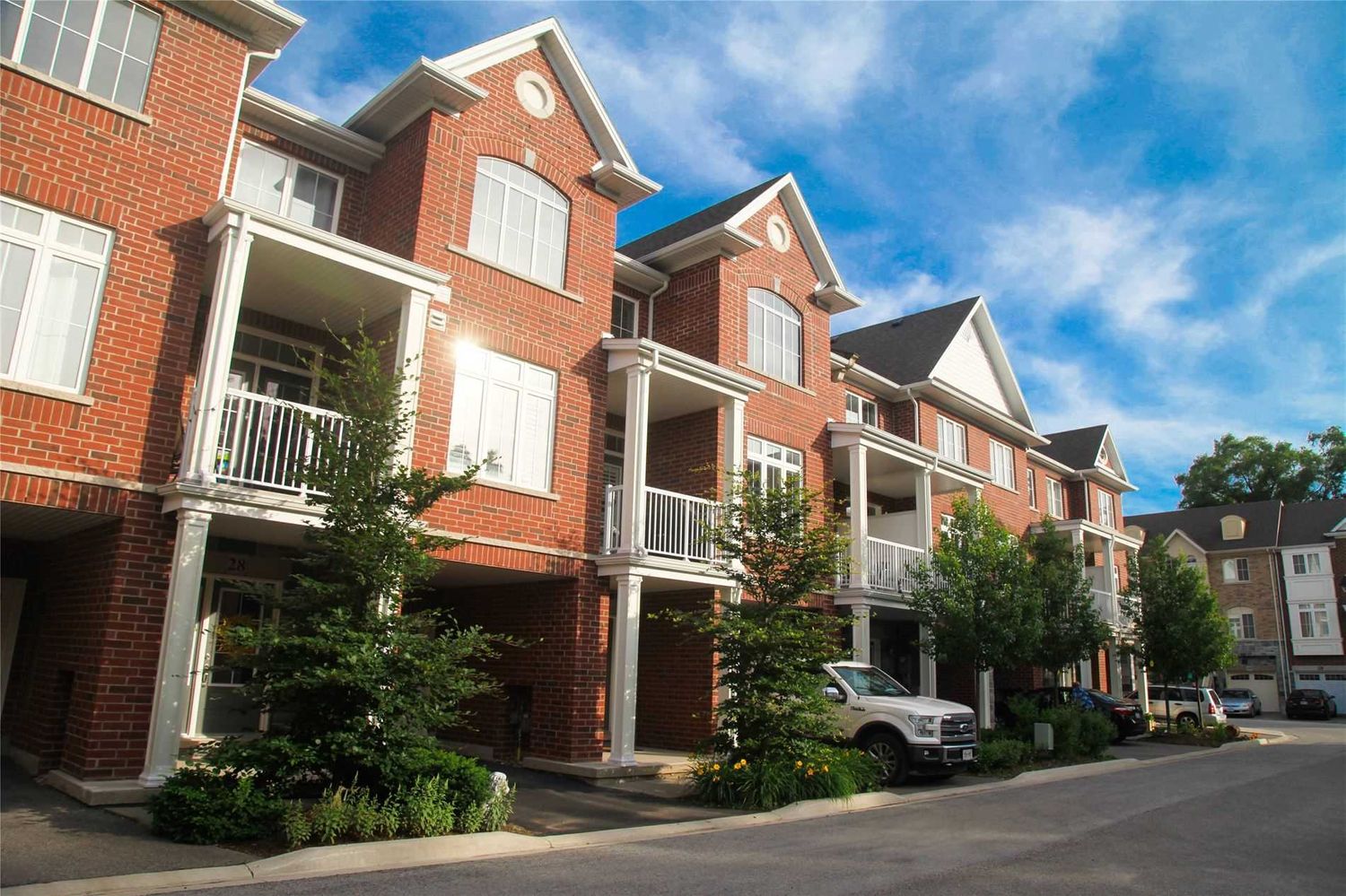 181 Plains Road W. 181 Plains Road West Townhomes is located in  Burlington, Toronto - image #1 of 2