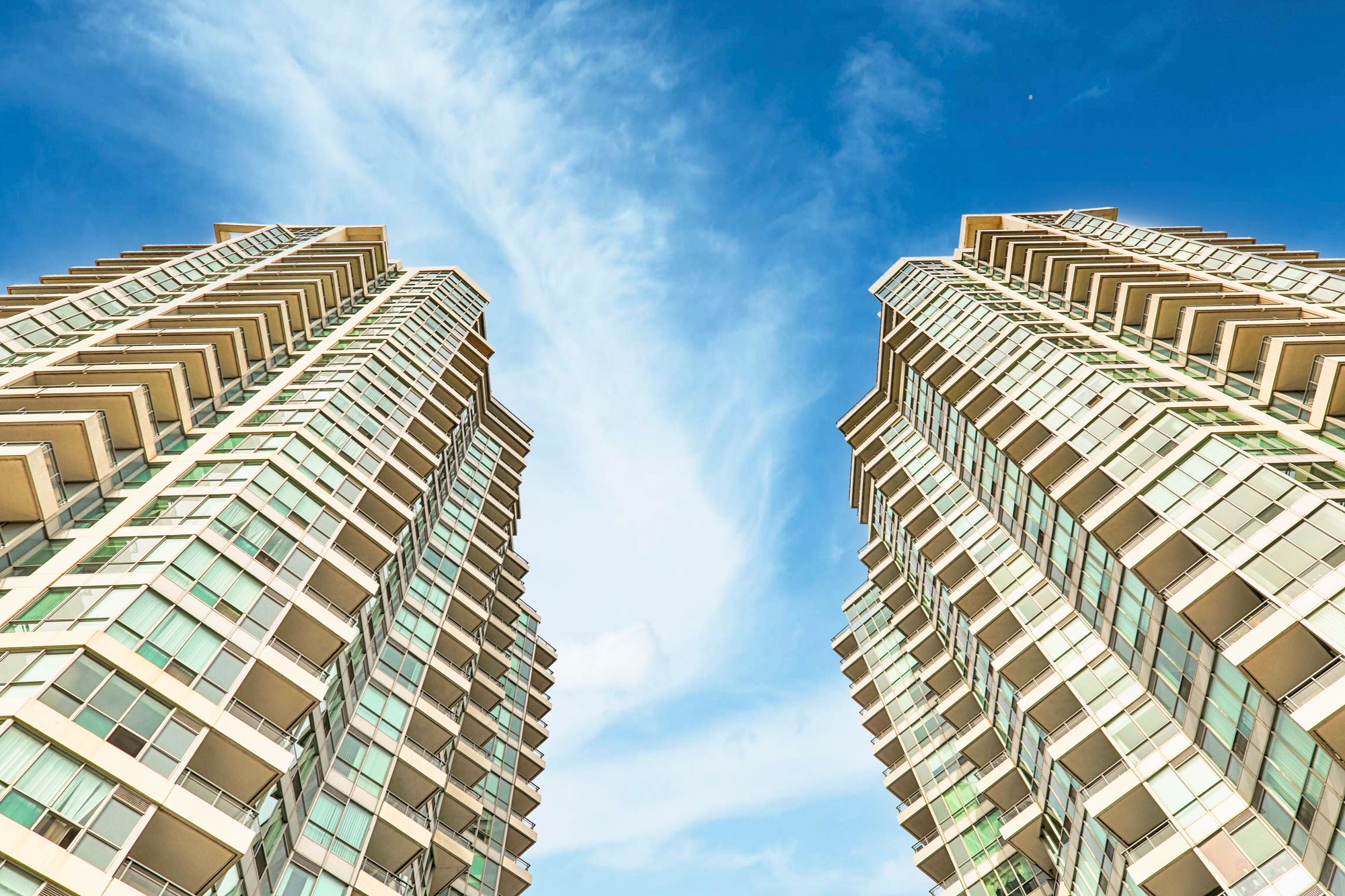 228 Queens Quay W The Riviera 4 Condos for Sale & 6 Units for Rent