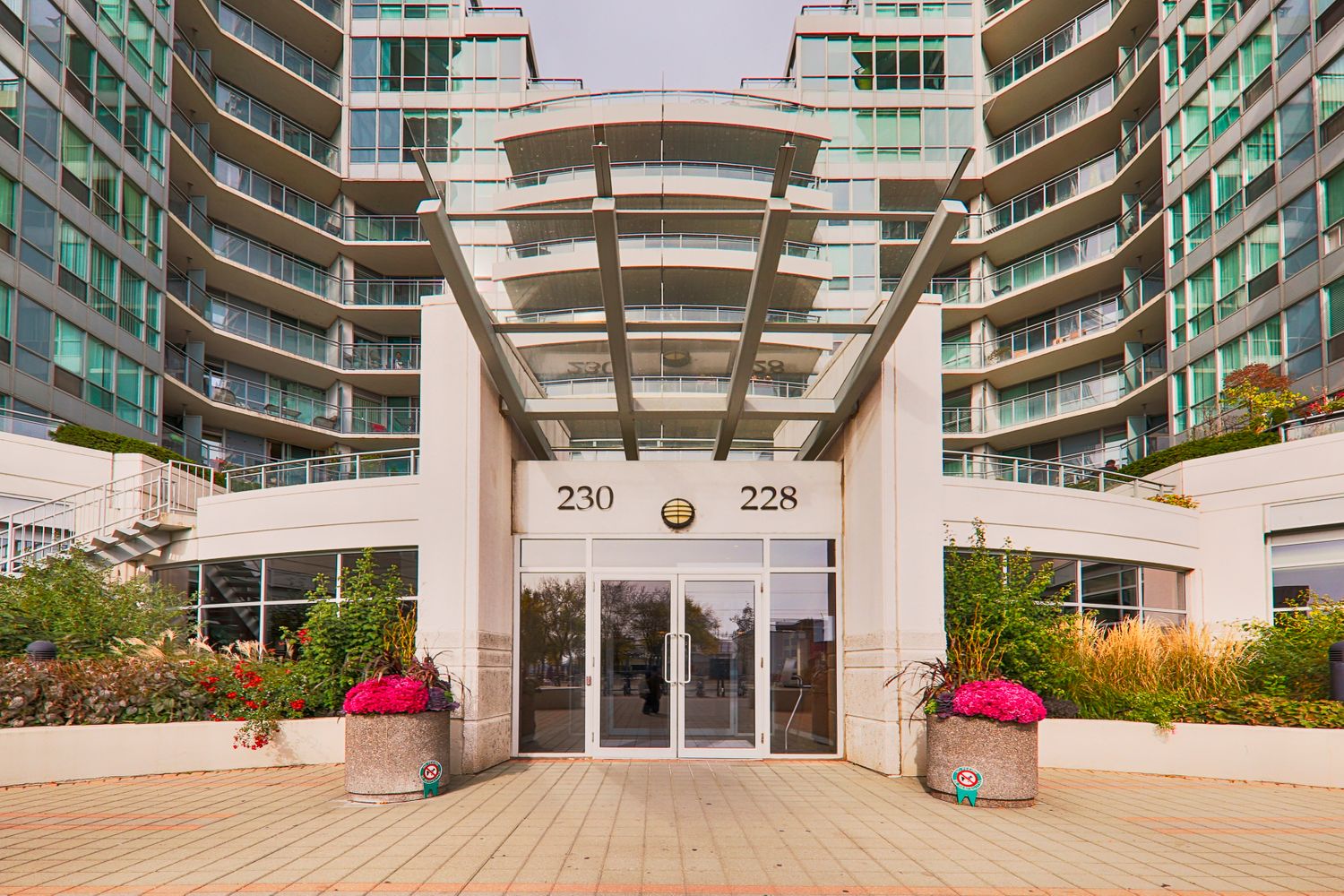 228 Queens Quay W. The Riviera is located in  Downtown, Toronto - image #4 of 7
