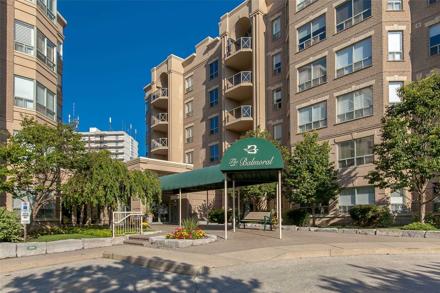 2075 Amherst Heights Drive. Balmoral I Condos is located in  Burlington, Toronto - image #2 of 2