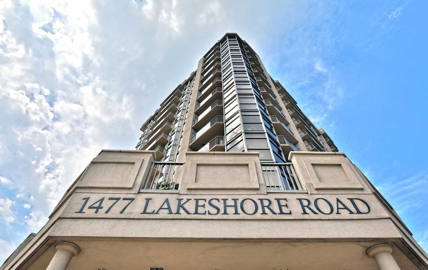 1477 Lakeshore Road. Bunton's Wharf Condos is located in  Burlington, Toronto - image #2 of 2