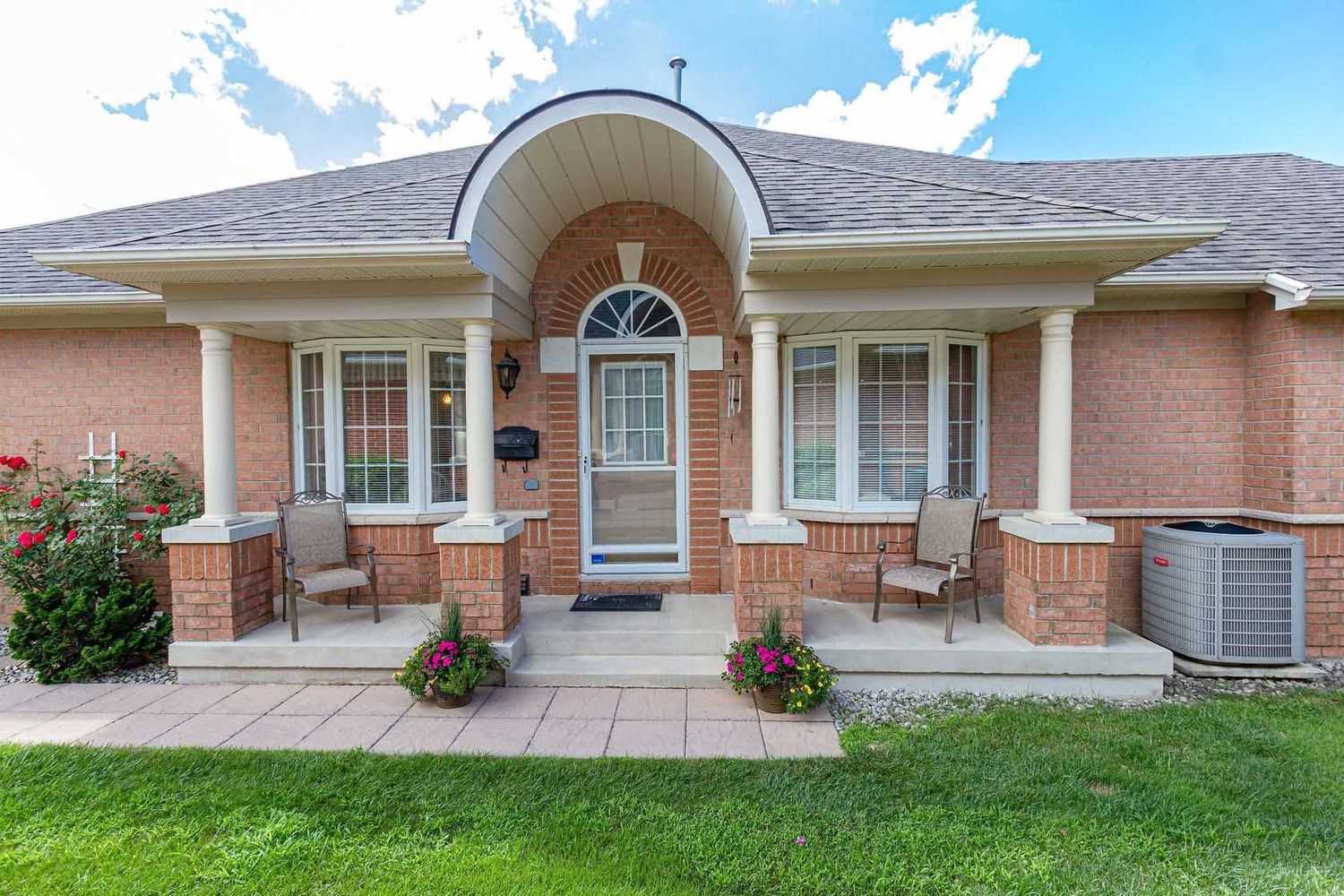 2175 Country Club Drive. Country Club Manor Townhomes is located in  Burlington, Toronto - image #2 of 2