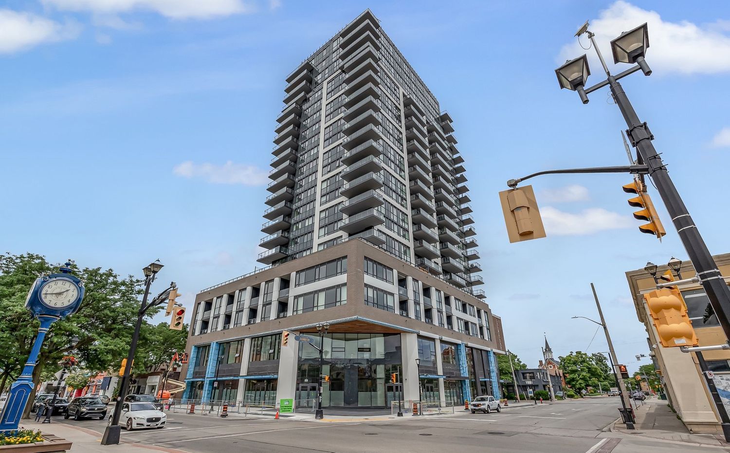 2007 James Street. Gallery Condos + Lofts is located in  Burlington, Toronto - image #1 of 7