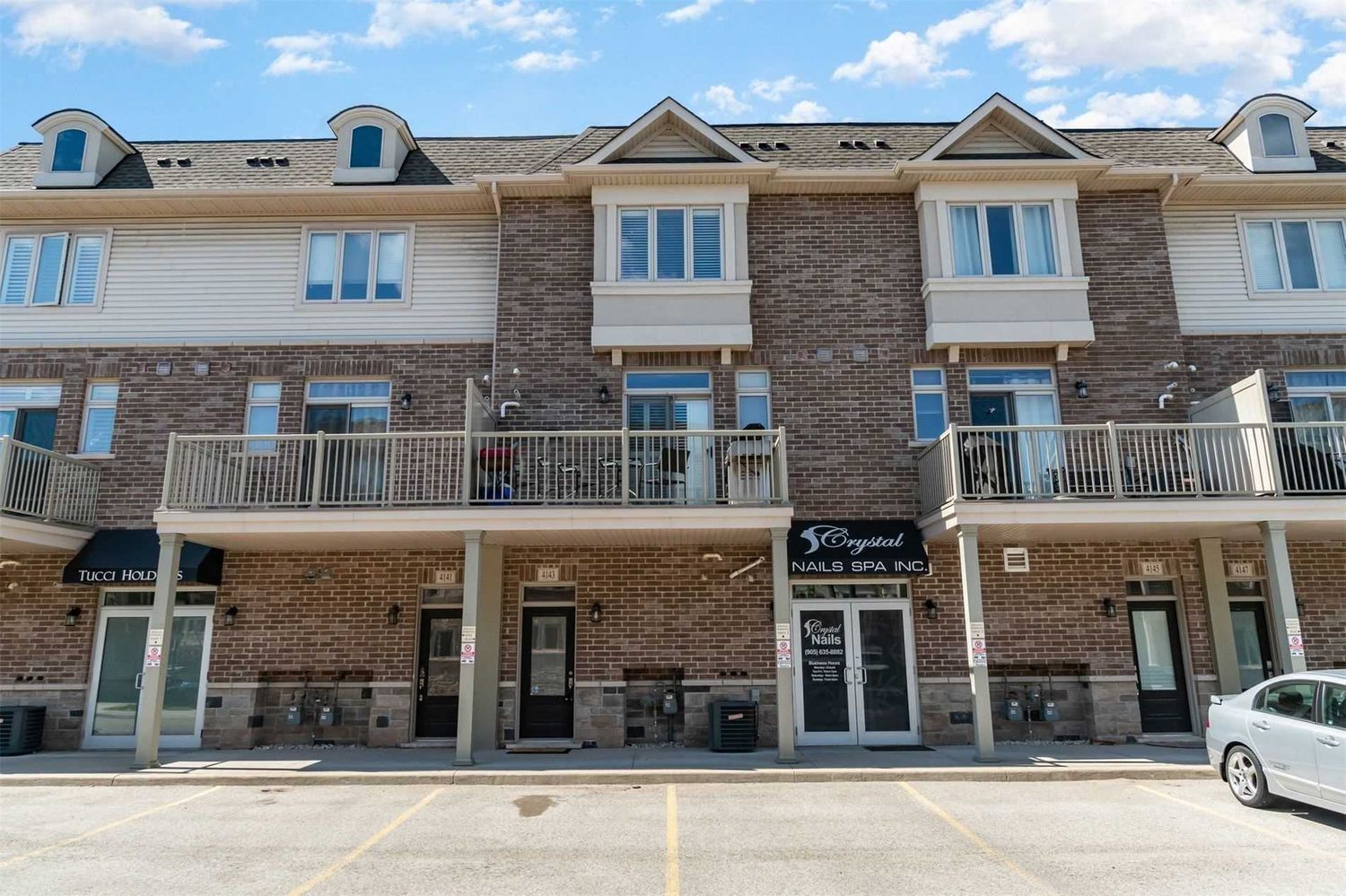 4115-4175 Palermo Common. LIV Townhomes is located in  Burlington, Toronto - image #1 of 3