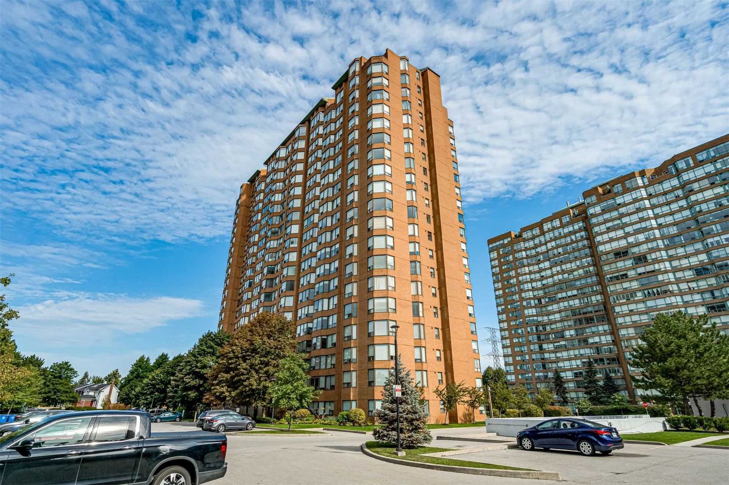 1270 Maple Crossing Boulevard. The Palace Condo is located in  Burlington, Toronto - image #2 of 3