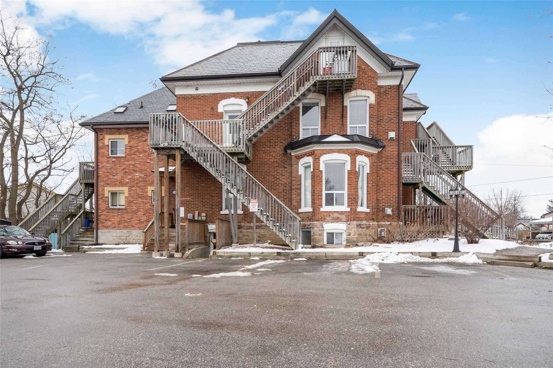 75 Mcintyre Cres Mcintyre Mansion 1 Bed + Den 1 Bath Unit 3