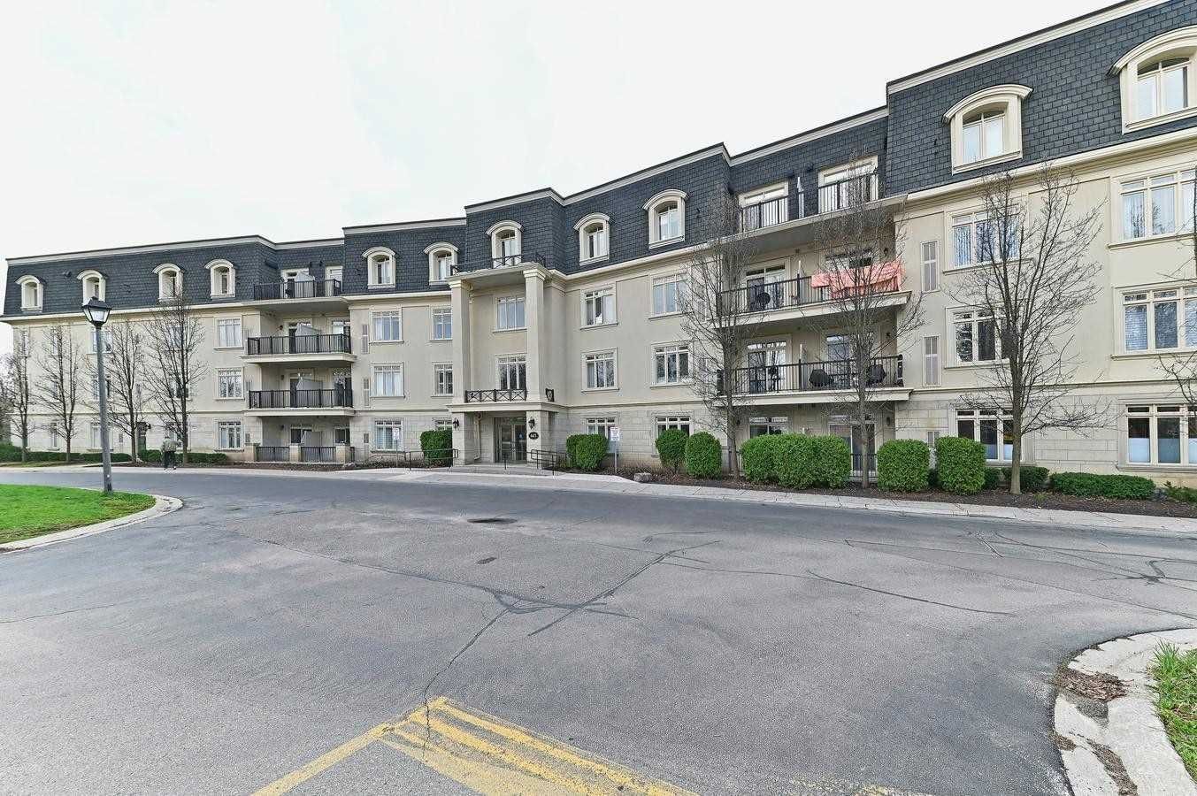 443 Centennial Forest Drive. Centennial Forest Heights Condos is located in  Milton, Toronto - image #1 of 2