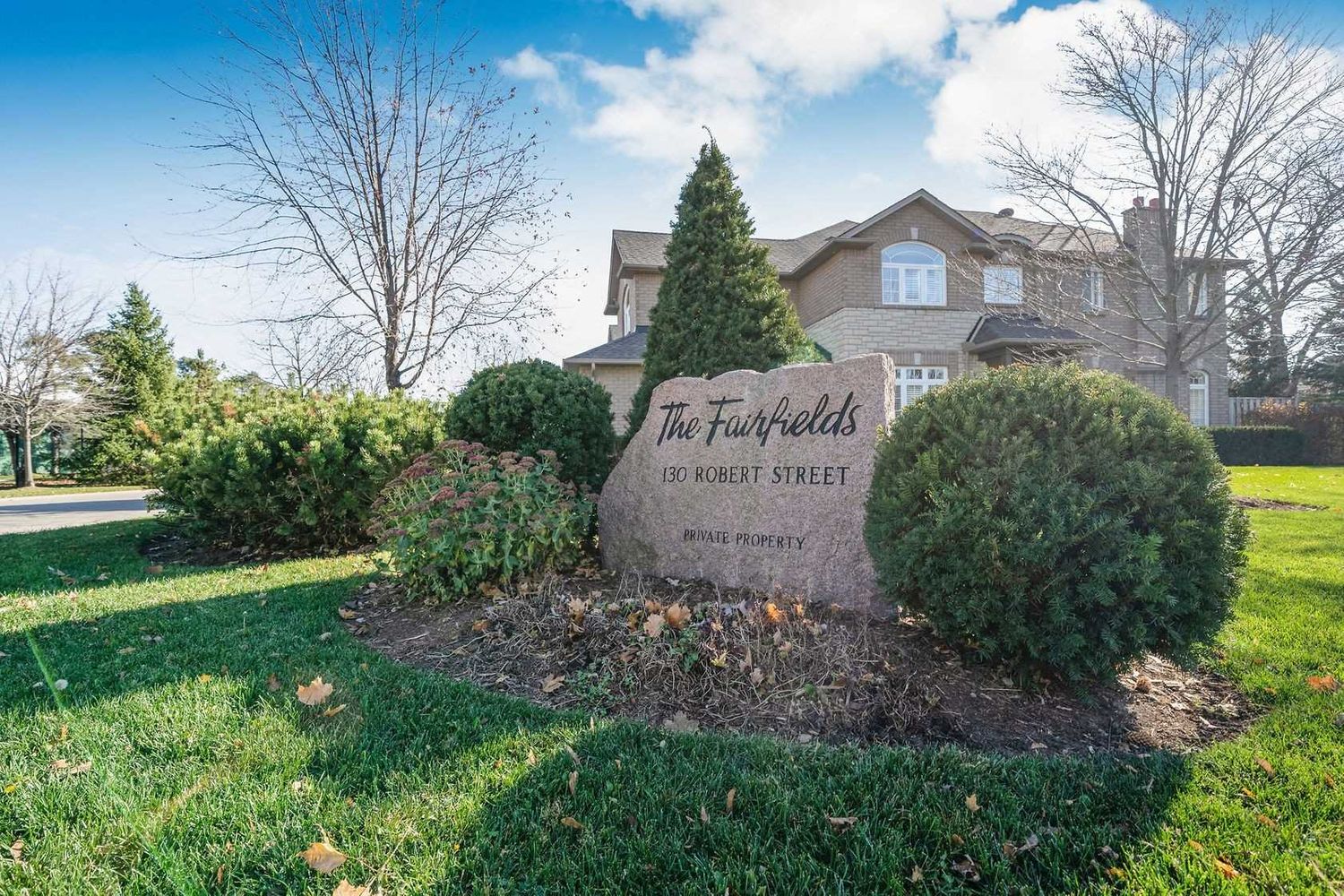 130 Robert Street. The Fairfields Townhomes is located in  Milton, Toronto - image #2 of 2