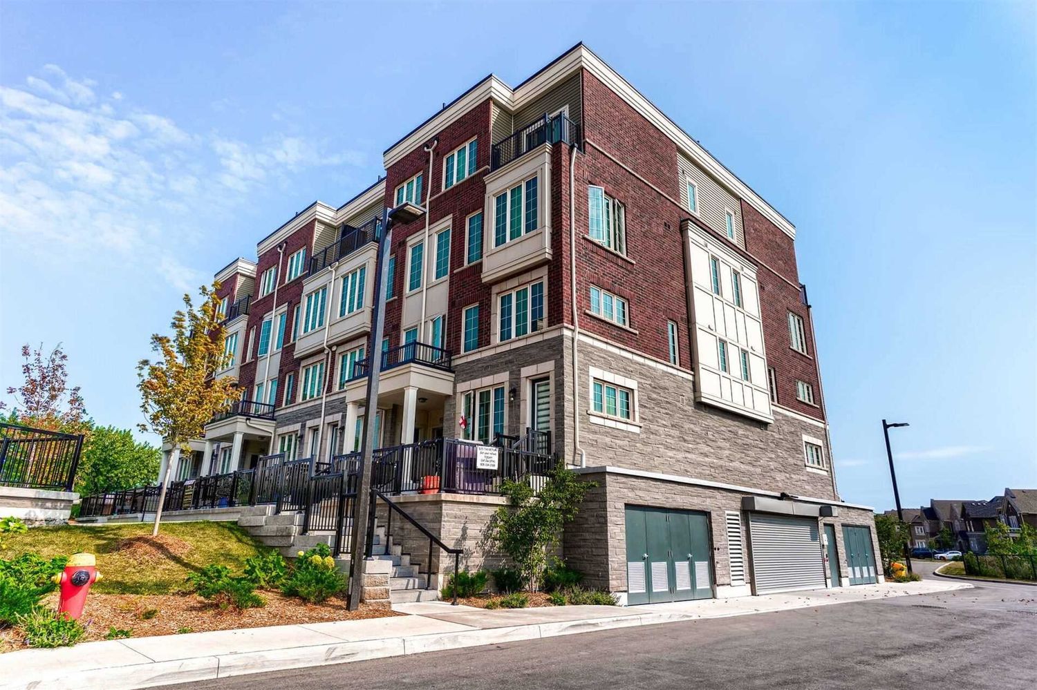 2199-2205 Lillykin Street. Block 55 Townhomes is located in  Oakville, Toronto - image #2 of 2