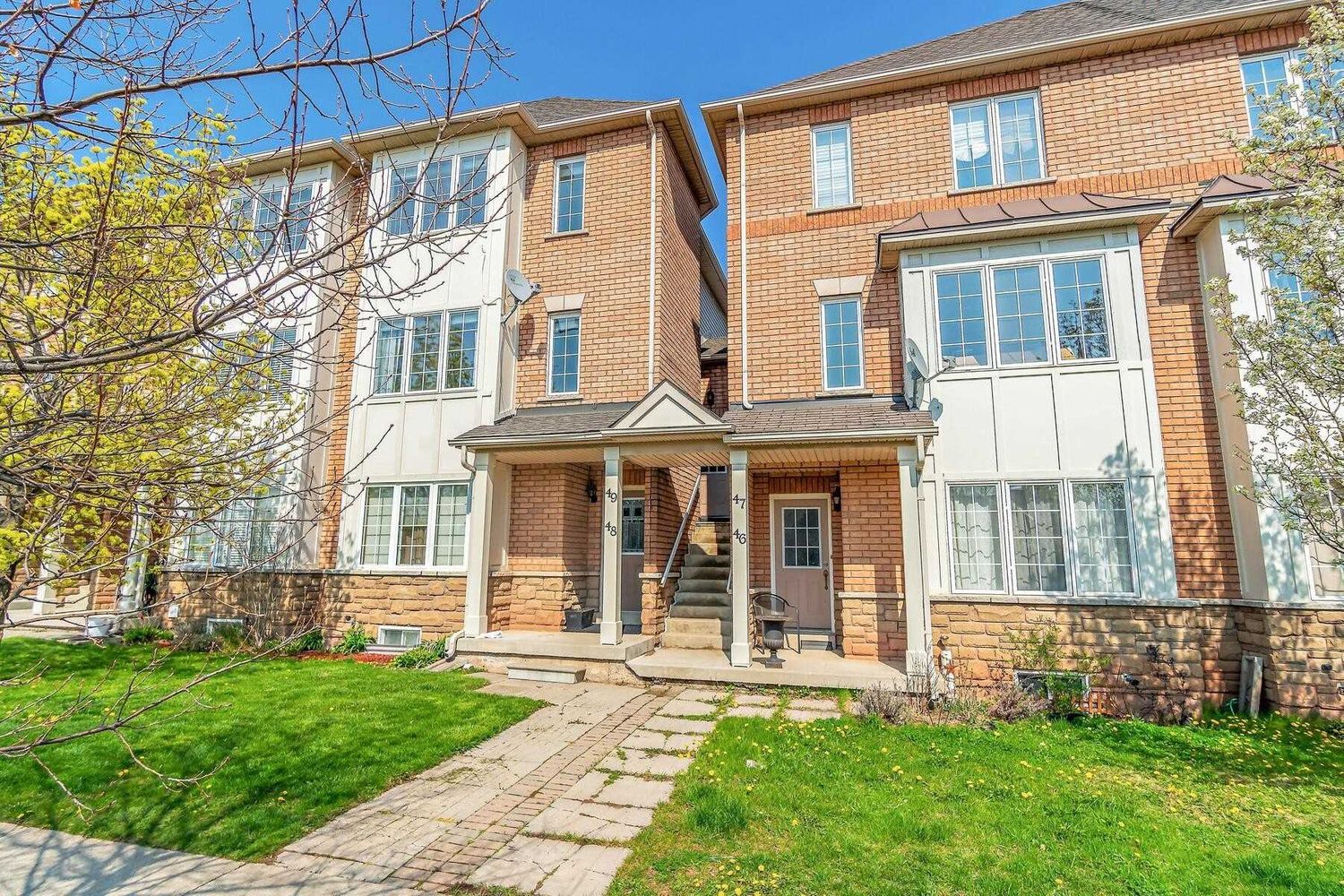 1489 Heritage Way. Heritage Gate Townhomes is located in  Oakville, Toronto - image #1 of 3