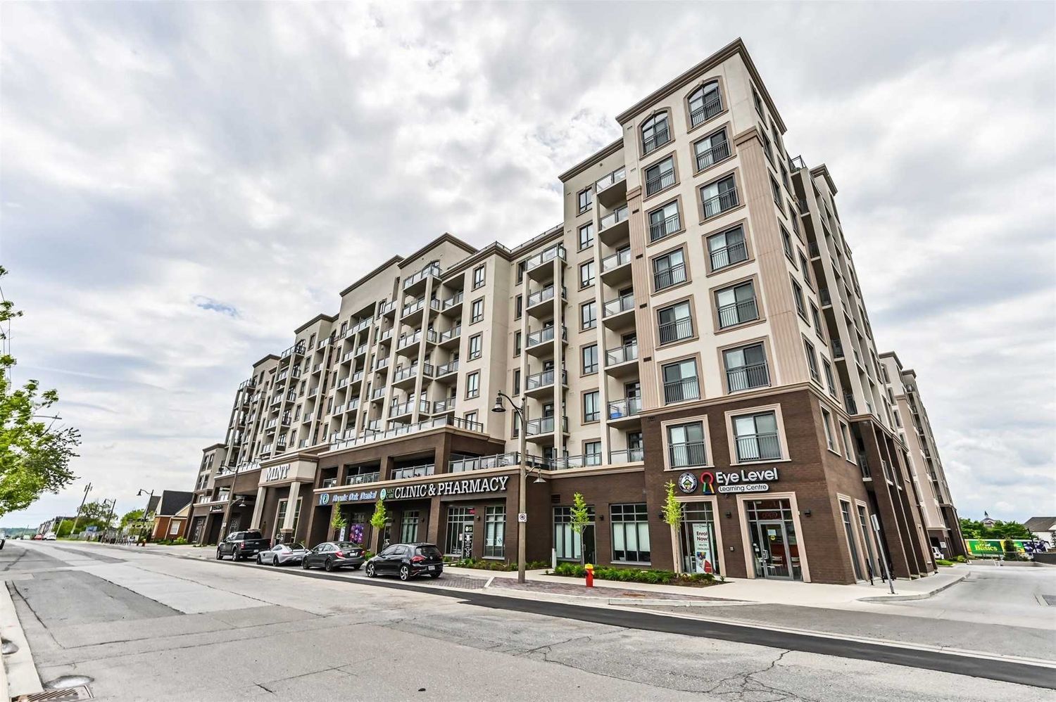 2490 Old Bronte Road. Mint Condos is located in  Oakville, Toronto - image #3 of 3