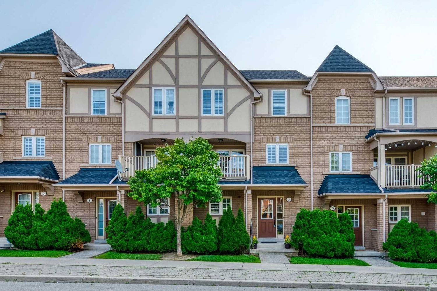 2321 Parkhaven Boulevard. Oak Park II Townhomes is located in  Oakville, Toronto - image #1 of 3