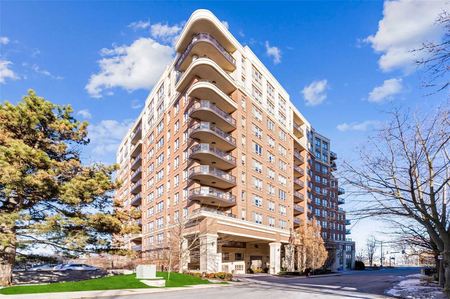 111 Forsythe Street. One Eleven Forsythe Condos is located in  Oakville, Toronto - image #2 of 2